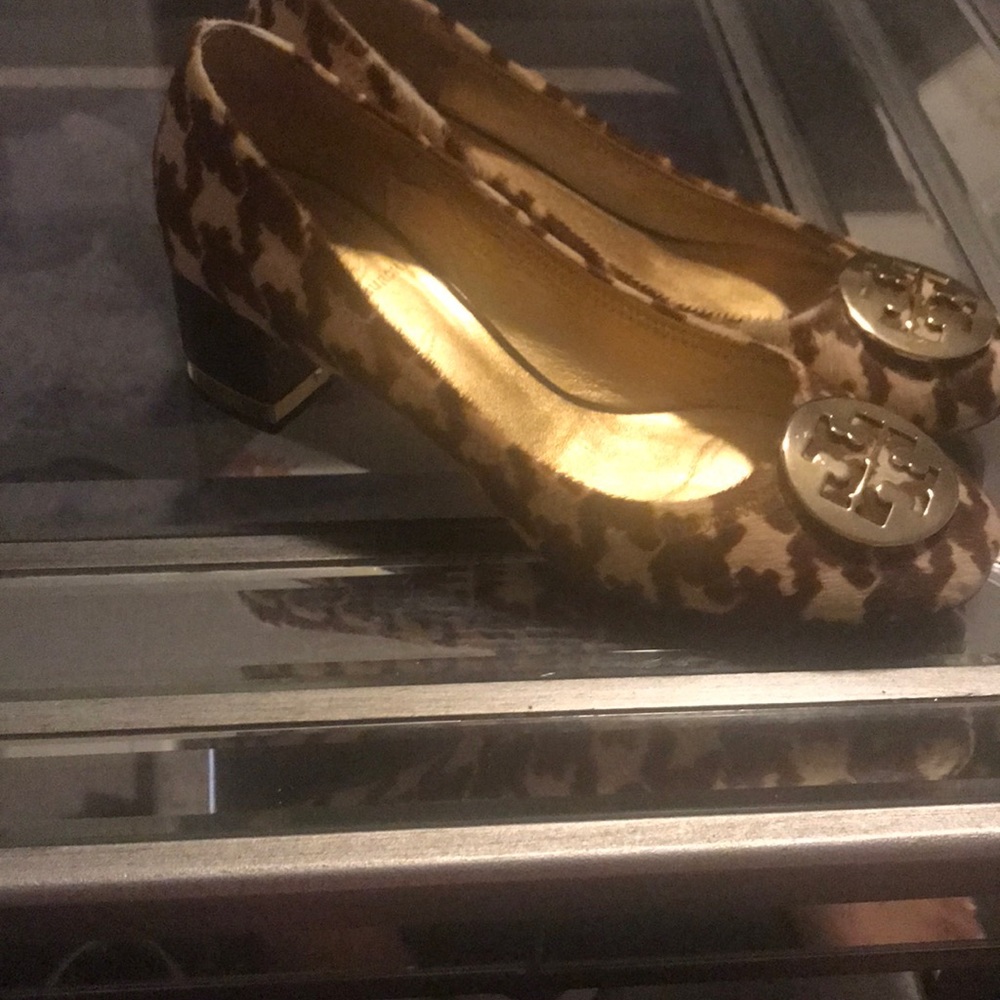 Shoes - Picture 2 of 3